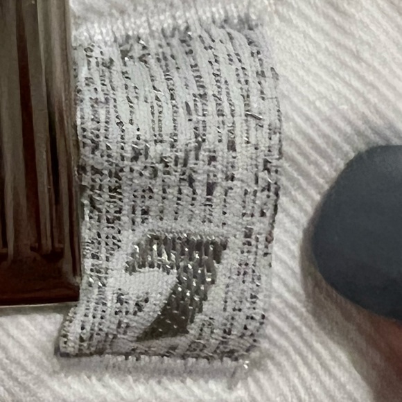 30. 7 For All Mankind white skinny denim pant with raw hem. Size 29 - Picture 12 of 13